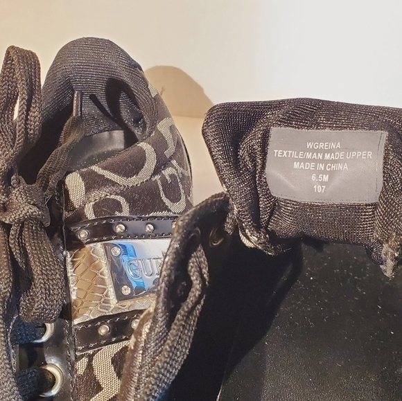 G Guess Wgreina Canvas Logo Black Gray Sneakers Walking Athletic Size 6.5 - Picture 5 of 6